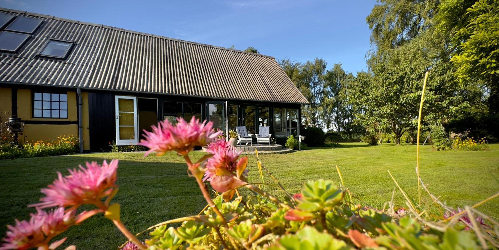 Dyrlev Bed & Breakfast Praesto Exterior photo