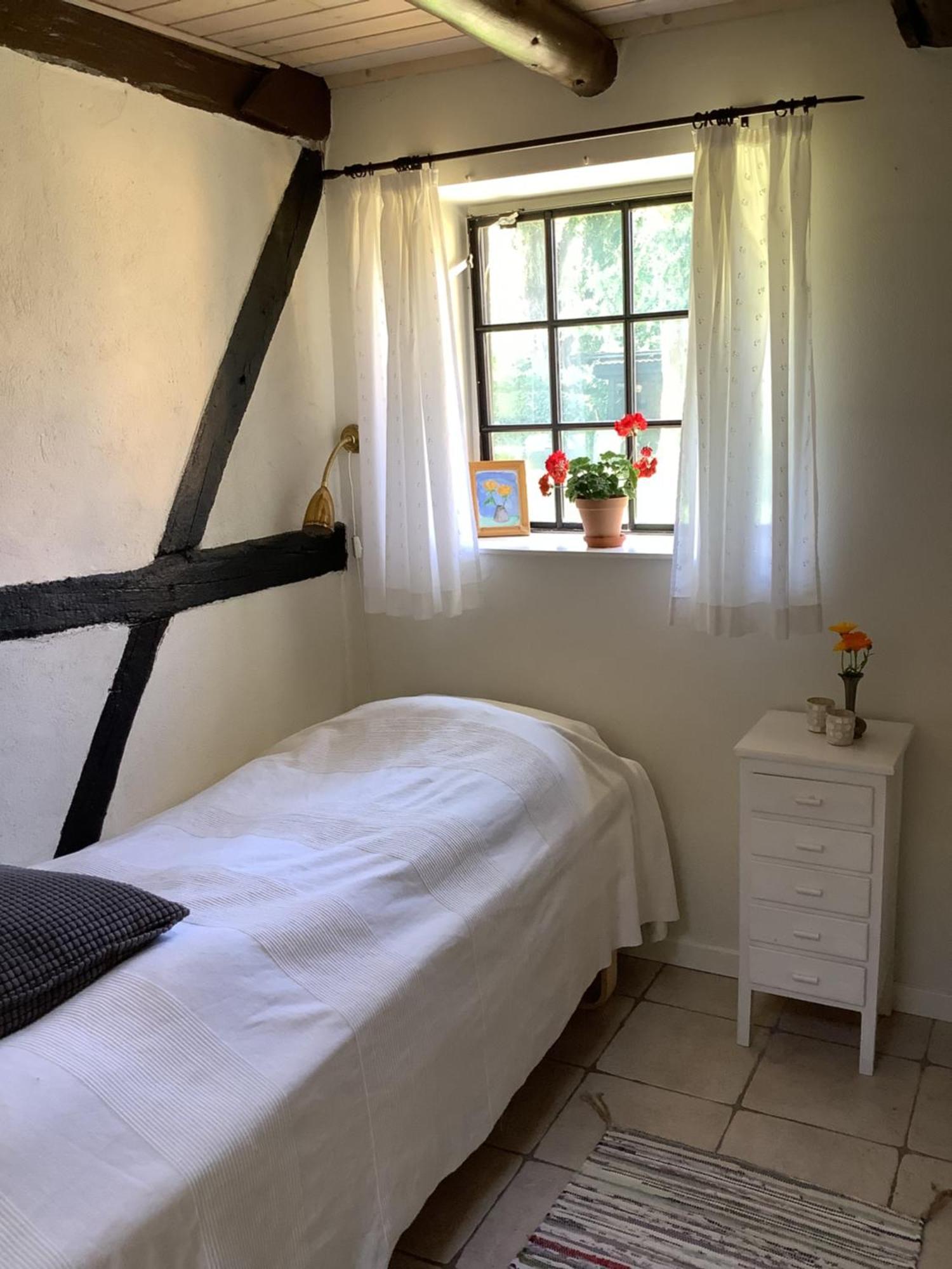 Dyrlev Bed & Breakfast Praesto Exterior photo